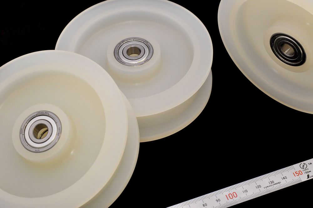 PP（ポリプロピレン）｜円盤｜旋盤加工｜φ118×35mm｜完成品拡大（圧入部・溝）